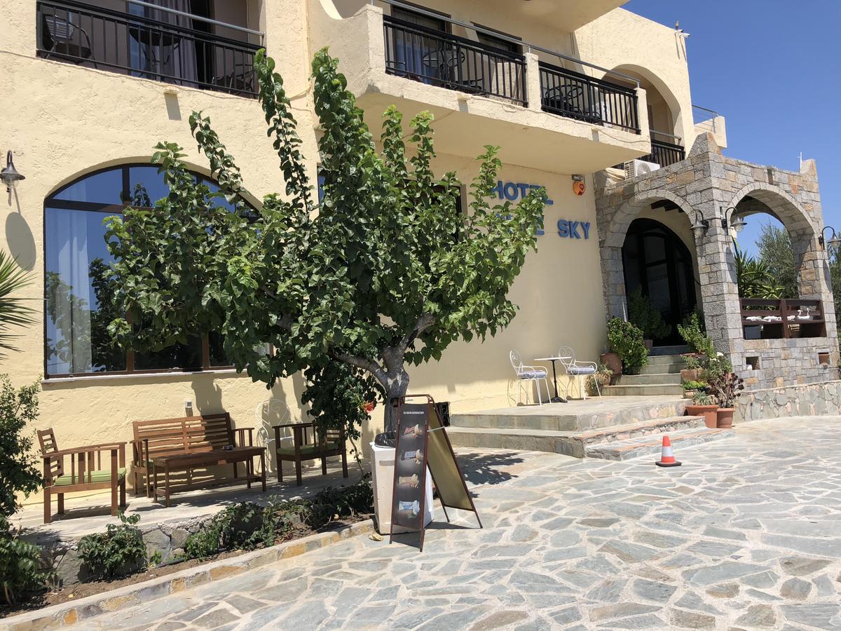 Blue Sky Hotel 考特索纳里 外观 照片