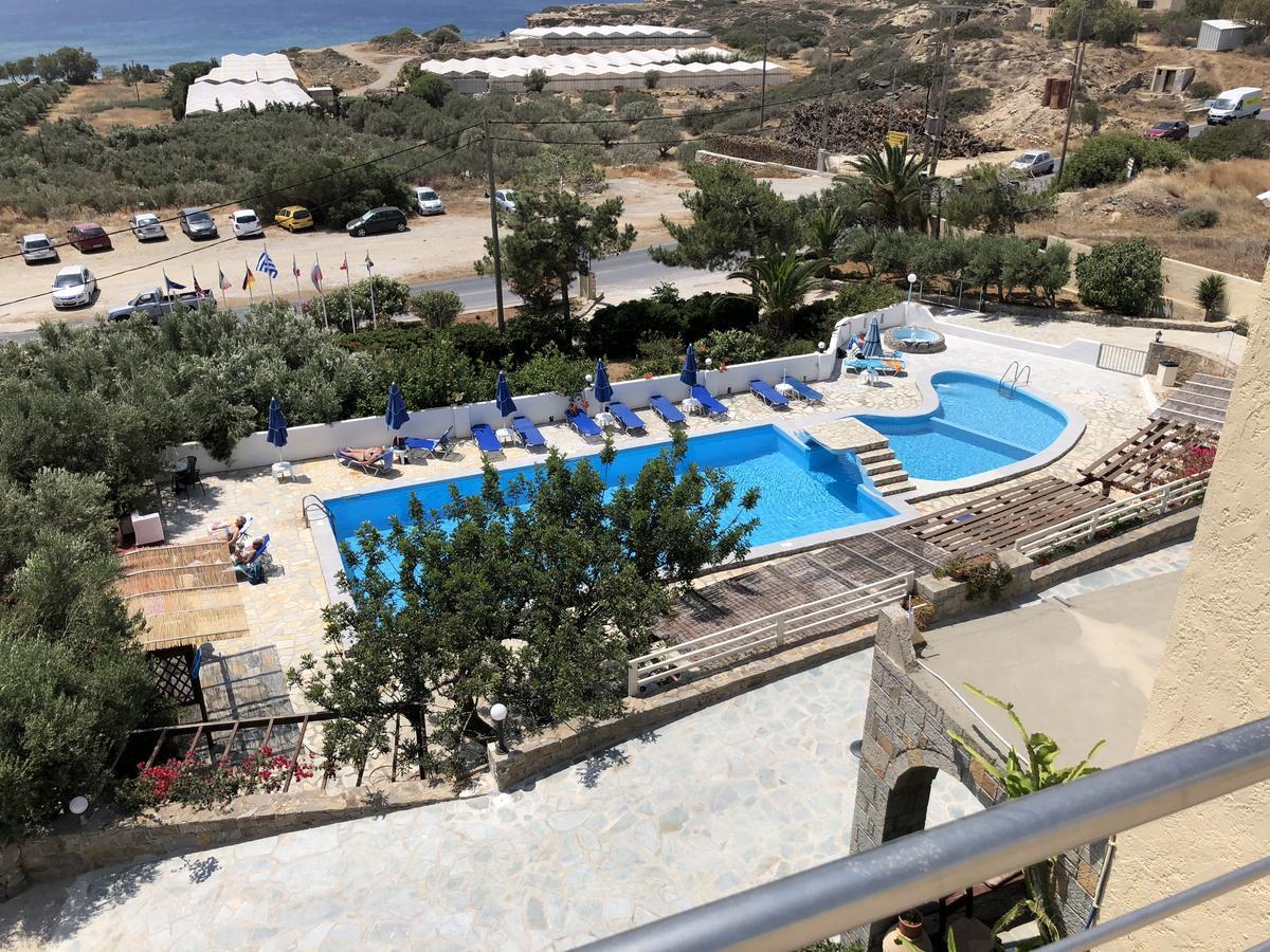 Blue Sky Hotel 考特索纳里 外观 照片