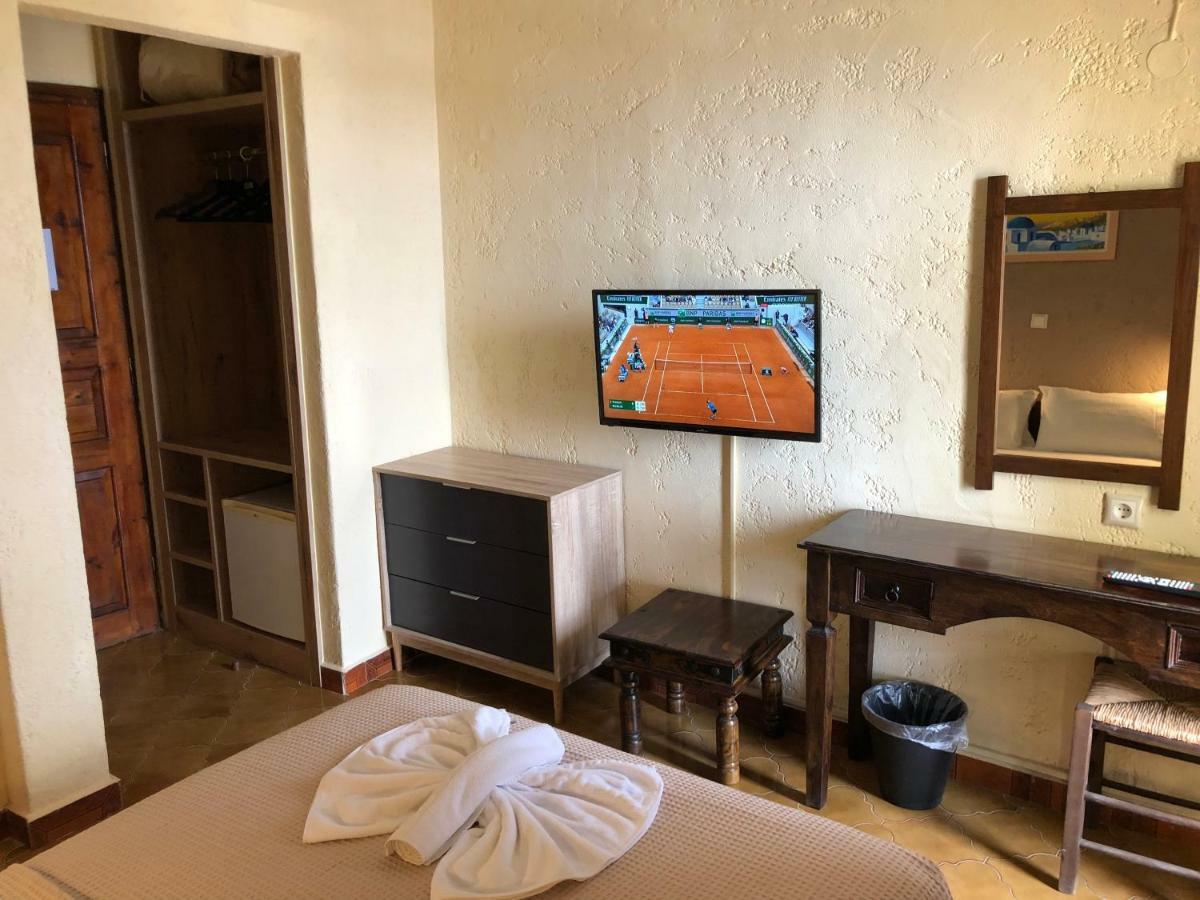 Blue Sky Hotel 考特索纳里 外观 照片
