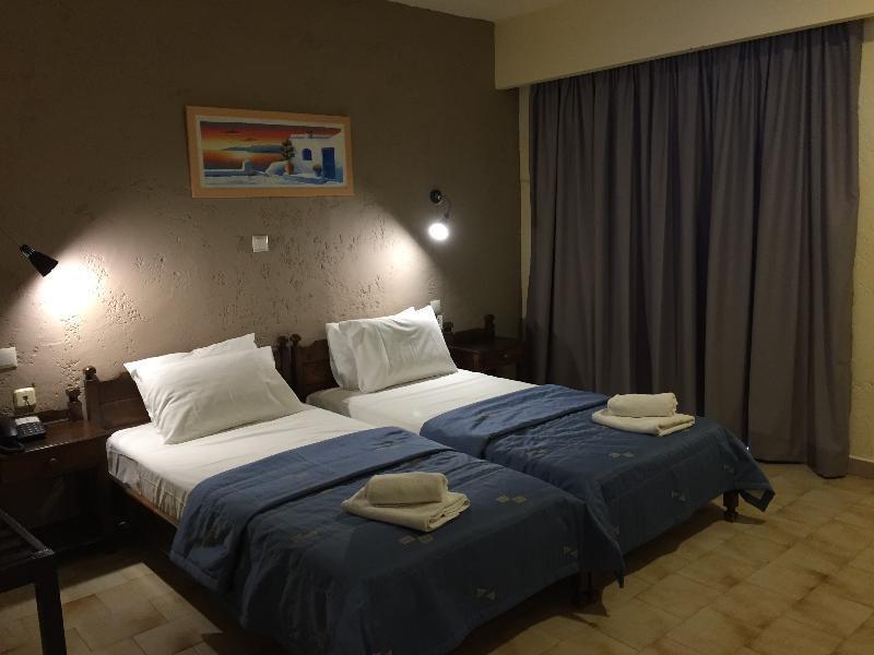 Blue Sky Hotel 考特索纳里 外观 照片
